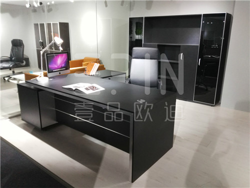 成都壹品歐迪把時(shí)尚環(huán)保帶到昆明辦公家具市場